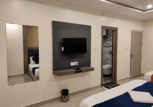 WhatsApp Image 2025-11-28 at 6.52.14 PM