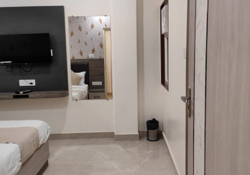 WhatsApp Image 2025-11-28 at 6.52.24 PM